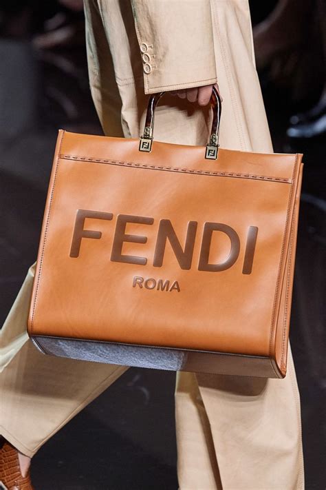 fendi sto vestendo trendy